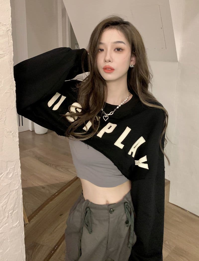 ダンス衣装 英字ロゴ入りショート丈長袖トップス