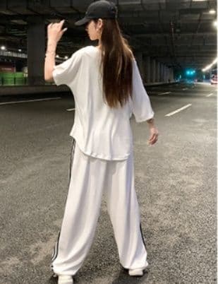 ダンス衣装 サイドライン入りゆったりトップスとパンツのセット