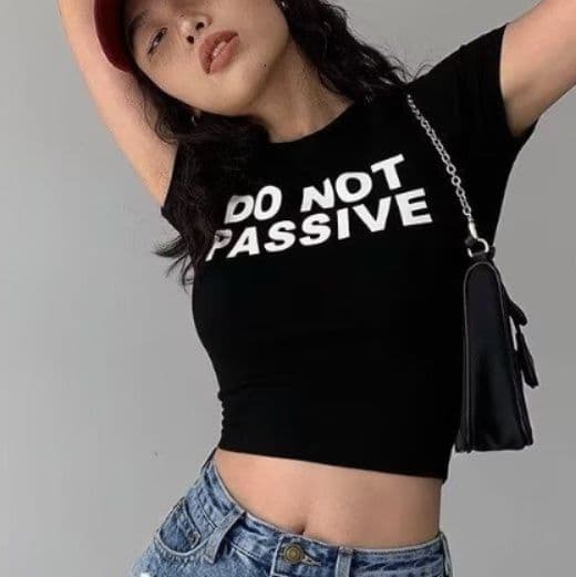 ダンス衣装 メッセージロゴ入りショート丈半袖Tシャツ