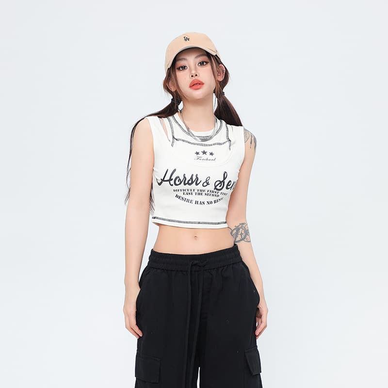 ダンス衣装 筆記体ロゴプリントノースリーブショート丈トップス