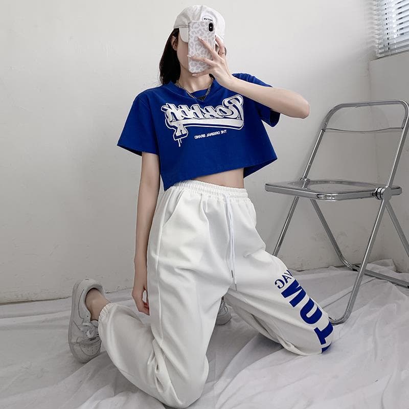 ダンス衣装 ロゴプリント半袖トップスとワイドパンツのセットアップ