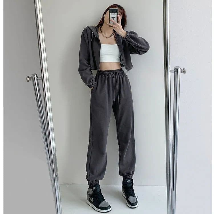 ダンス衣装 ショート丈ジャケットとワイドパンツのストリートセットアップ