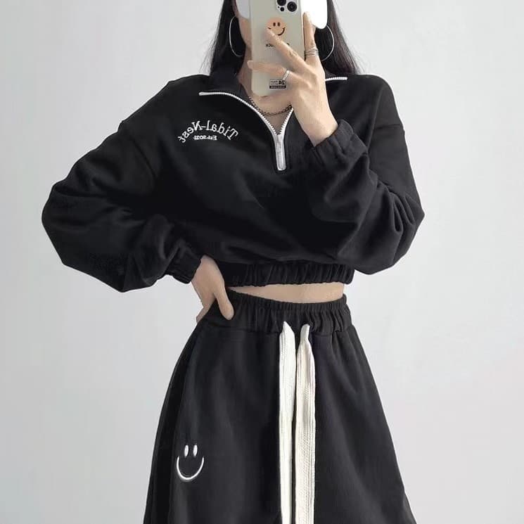 ダンス衣装 スマイル刺繍ジップトップスとゆったりパンツのセットアップ
