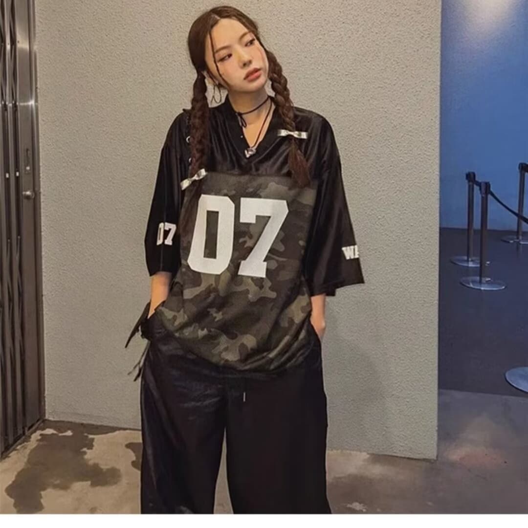 ダンス衣装 ナンバリング迷彩柄メッシュ切替フード付きトップス